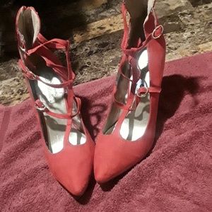 Velvet red breckelles